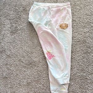 Mr Eat Well size med sweatpants
